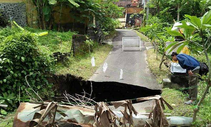 Klungkung Dilanda Cuaca Ekstrem, Sejumlah Bangunan Alami Kerusakan